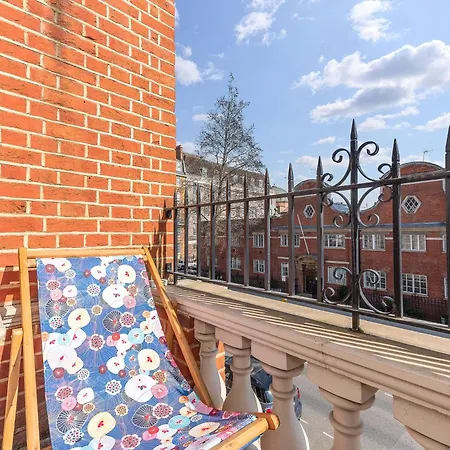 Moments From Hyde Park & Notting Hill With Free Luggage Storage And Washing Machine London