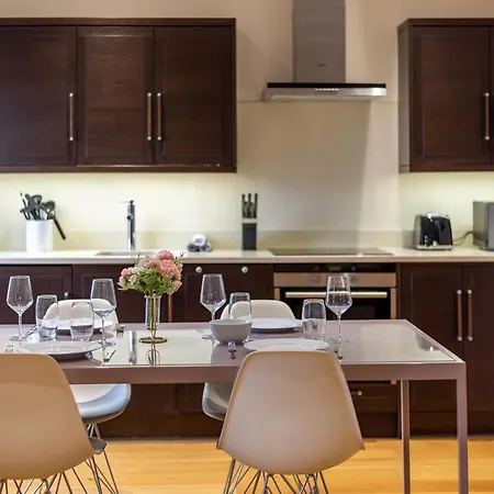 Moments From Hyde Park & Notting Hill With Free Luggage Storage And Washing Machine * London
