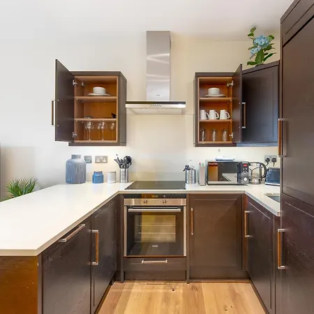 Moments From Hyde Park & Notting Hill With Free Luggage Storage And Washing Machine Apartment London