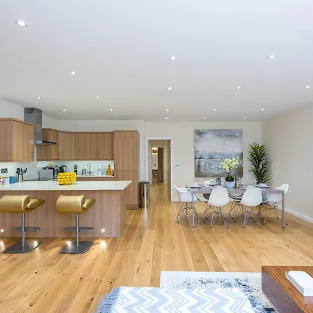 Moments From Hyde Park & Notting Hill With Free Luggage Storage And Washing Machine *