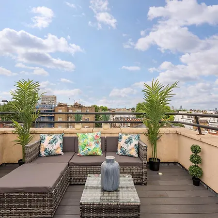 Moments From Hyde Park & Notting Hill With Free Luggage Storage And Washing Machine London