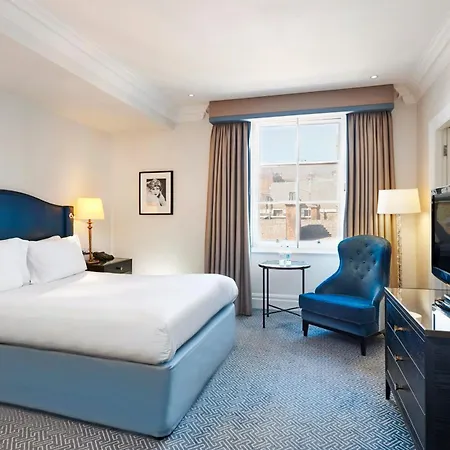 Otel The Waldorf Hilton 4*
