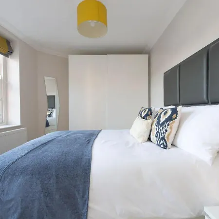 Welcoming And Radiant - One Bedroom In The Heart Of South דירה לונדון