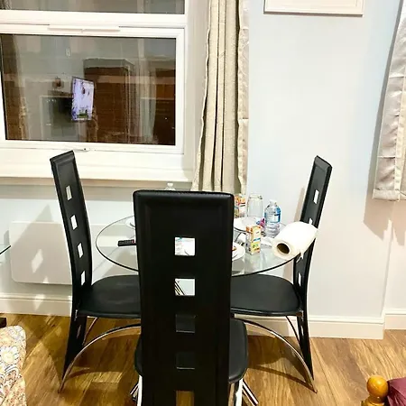 Stylish One Bed Studio Flat Edgware Road In Central