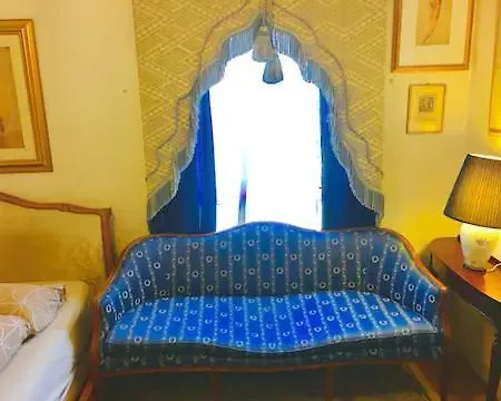 Quality And Very Good Value Private In Close To Notting Hill Zone 2 Guest house *