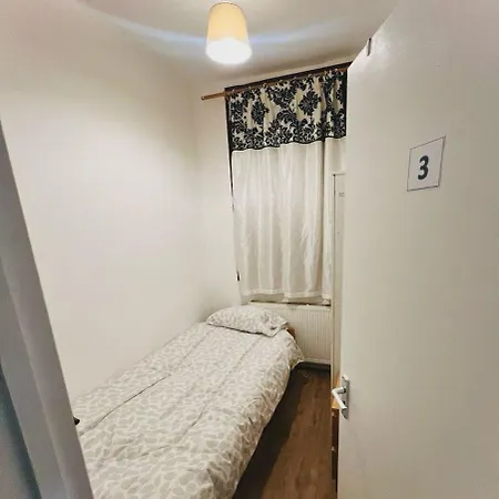 Private Single For Single Person R 03 * Londra