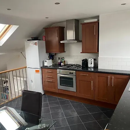 Gorgeous Hammersmith Home. Sleeps 6. Tube 5 Mins! *