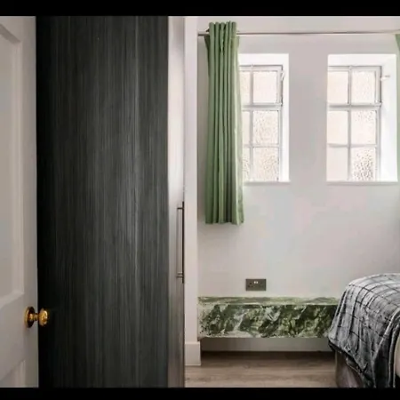 Apartmán Luxury 4 Bed Knights Bridge