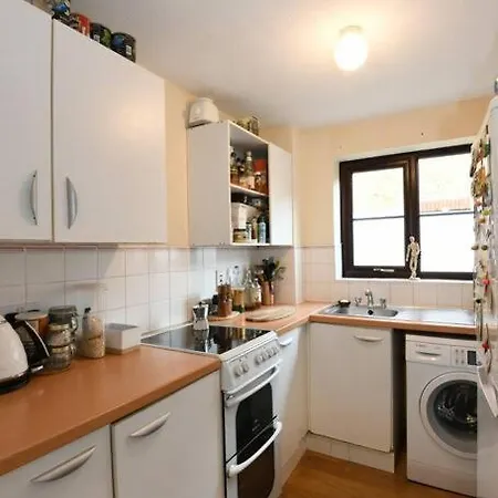 Spacious Walthamstow Apartment