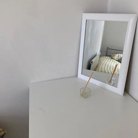 Redecorated Single With Shared Bathroom And Kitchen Séjour chez l'habitant
