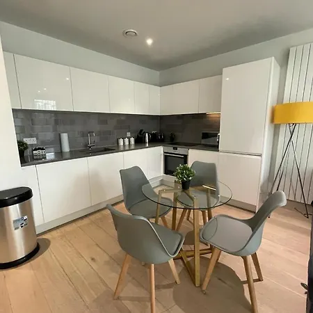 Apartment 2bed Royal Wharf