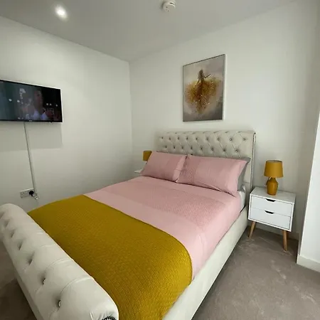 2bed Royal Wharf * London