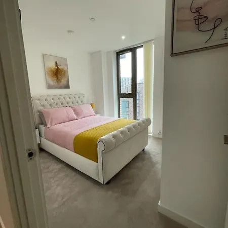 Apartment 2bed Royal Wharf *