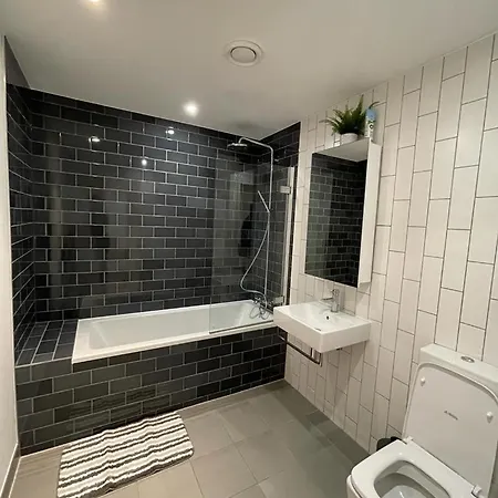 2bed Royal Wharf *