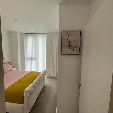 Apartment 2bed Royal Wharf