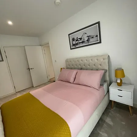 Apartment 2bed Royal Wharf *