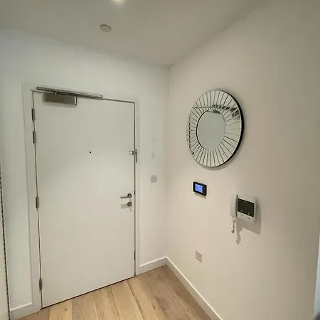 Apartment 2bed Royal Wharf London