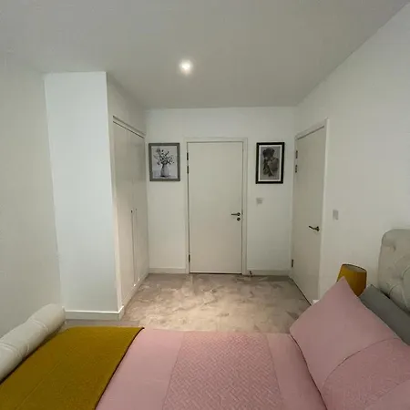 2bed Royal Wharf Apartment London