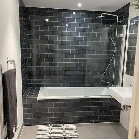 Apartment 2bed Royal Wharf *