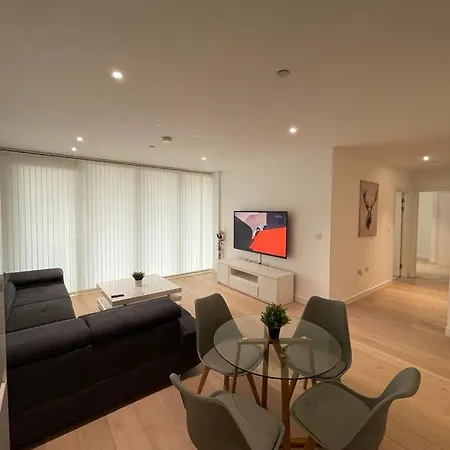 2bed Royal Wharf *