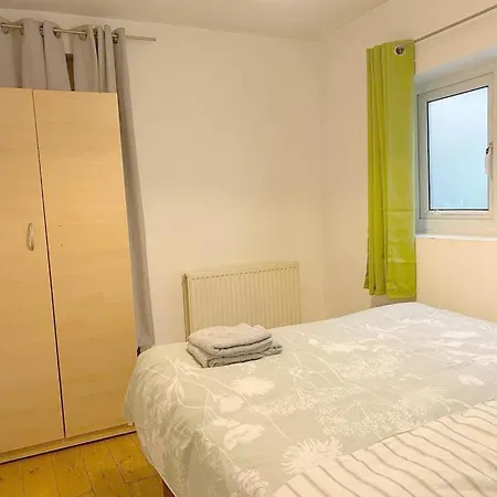 Casa de hóspedes Cosy Near Canary Wharf & The O2