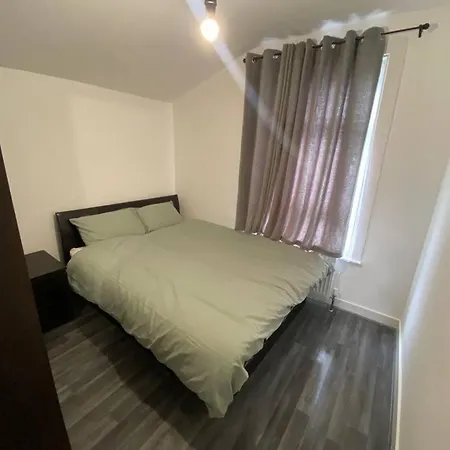Holiday home Spacious 3 Bed House London Thornton Heath