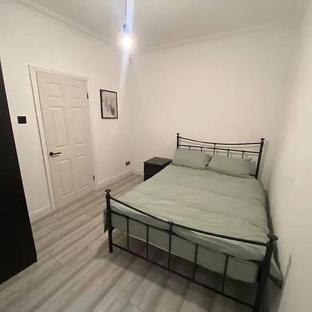 Spacious 3 Bed House London Holiday home