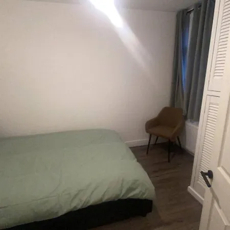 Holiday home Spacious 3 Bed House London