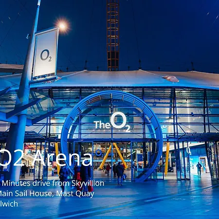 Skyvillion - Skyview Overseeing River Thames By Woolwich Ferry, Near Excel, O2 Arena, Airport, Free Wifi & Free Onsite Parking, Fantastic Rates For Longer アパート *