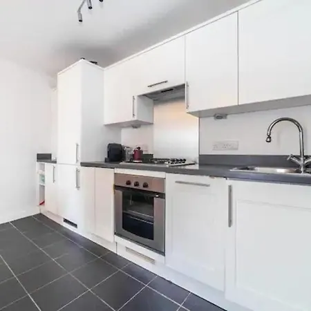 Charming 2 Bed Flat Near Greenwich Apartment London