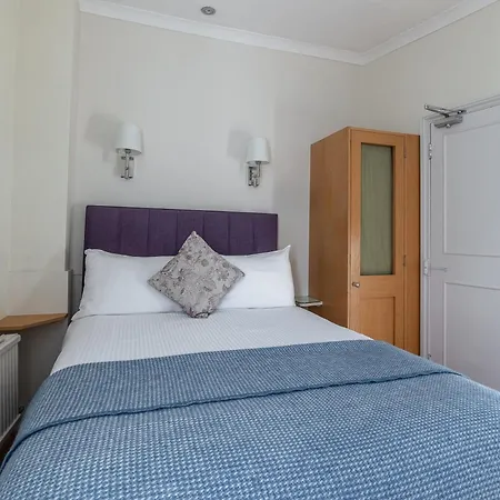 Harlingford Hotel London