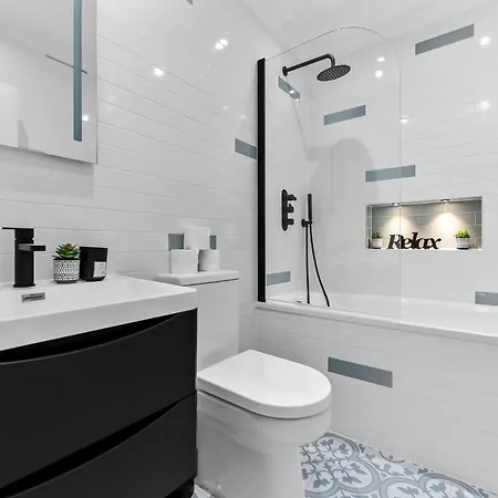 Getaway- Newly Renovated Flat For Groups