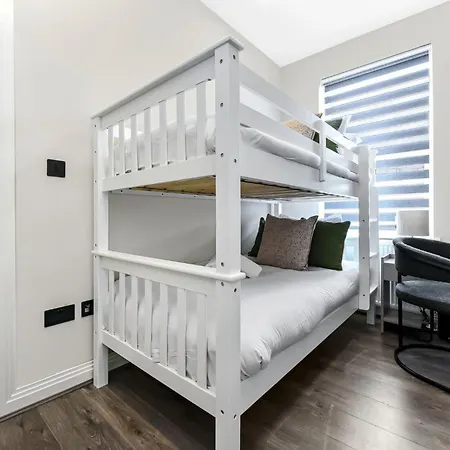 Getaway- Newly Renovated Flat For Groups * Greenford (Greater London)