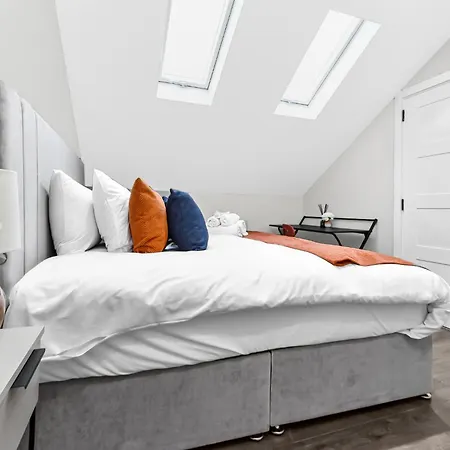 Getaway- Newly Renovated Flat For Groups Apartment *