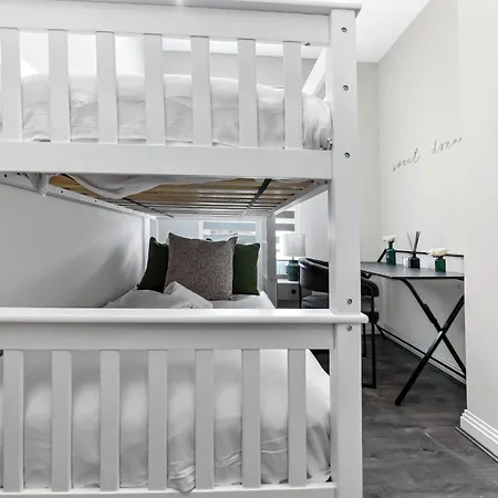 Getaway- Newly Renovated Flat For Groups * Greenford (Greater London)