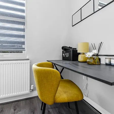 Getaway- Newly Renovated Flat For Groups *
