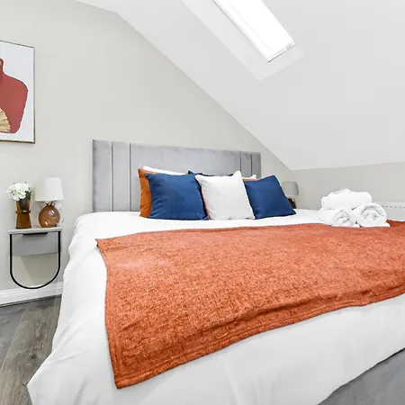 Getaway- Newly Renovated Flat For Groups Greenford (Greater London)