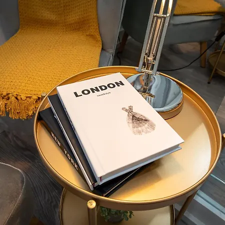 Apartment Chic Apartment, Bus 18 To Euston In 30 Min. *