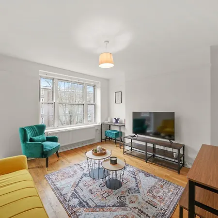 Apartment Calm Away From In Camden Town London