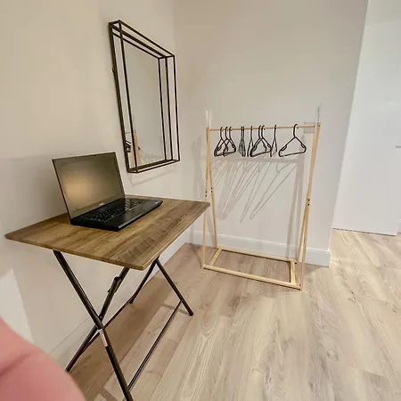 Apartment Gem Of Richmond Flat - Paid Parking & Wifi *
