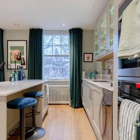 Elegant 1bd Flat In The Heart Of Notting Hill! London