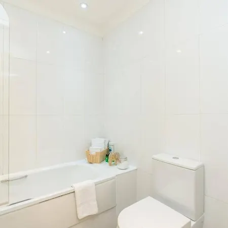 Apartment Stylish 2bed With Sky Window *