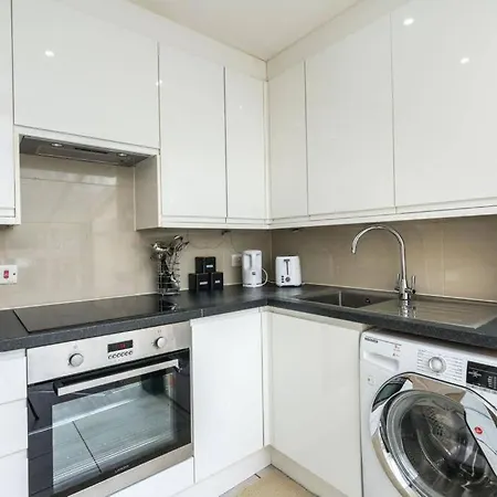 Stylish 2bed With Sky Window Apartment *