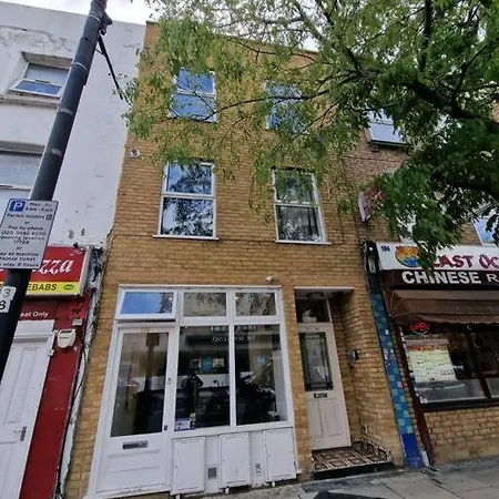 Stylish 2bed With Sky Window
