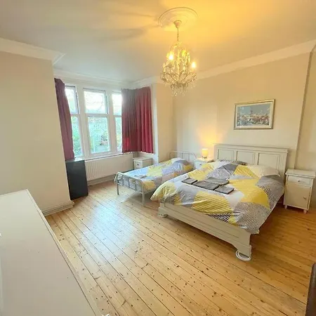 Aparthotel Sutton *