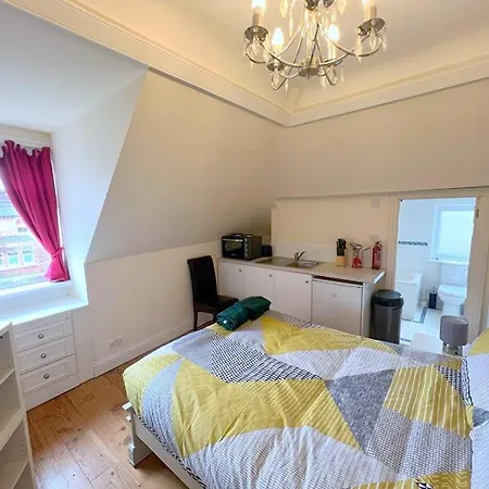 Aparthotel Sutton *