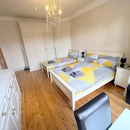Aparthotel Sutton *