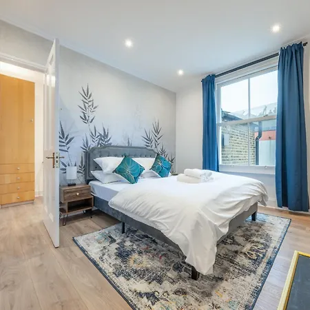 West Period House Holiday home London