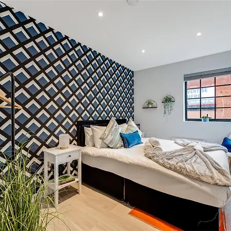Bright And Relaxing One Bedroom Flat