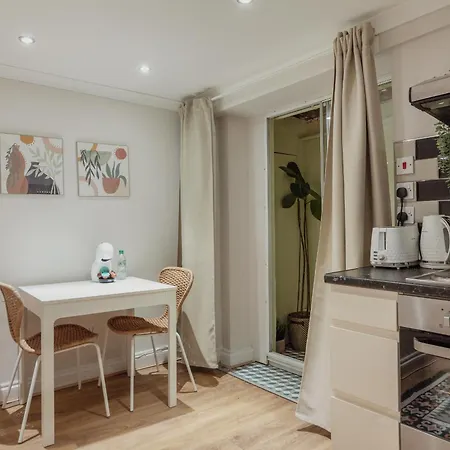 Kensington Nest Serviced Apartmán *